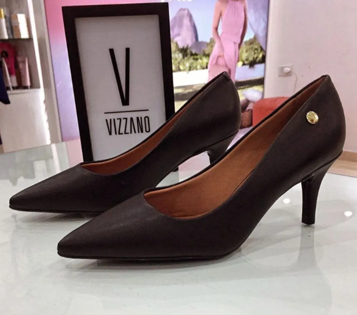 Zapato de tacón punta fina